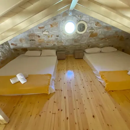 Kastro Stone House Ii *