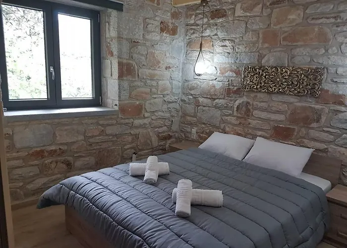 Kastro Stone House Ii Villa *