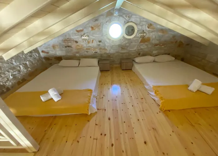 Kastro Stone House Ii *