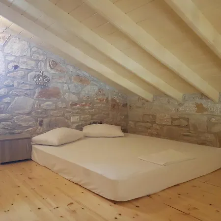 Villa Kastro Stone House Ii *