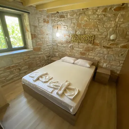Villa Kastro Stone House Ii *