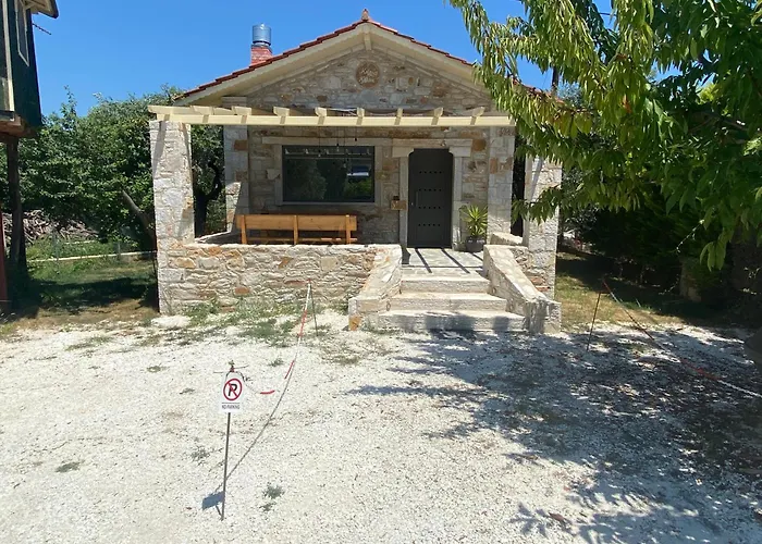 Villa Kastro Stone House Ii *